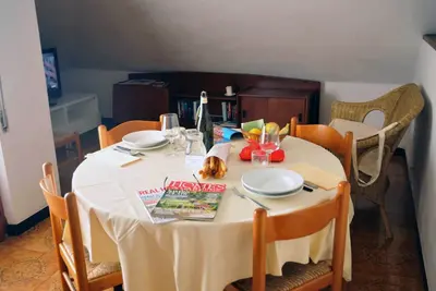 Image de Appartement « Mansarda A Moneglia » avec balcon, Wi-Fi et climatisation