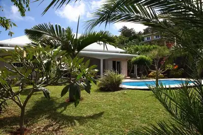 Image de Très grande villa aux Avirons 6ch 13 pers, piscine chauffée et jardin tropical