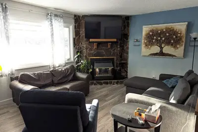 Image de Ultra Cozy BohoModern Smart(ish) Home