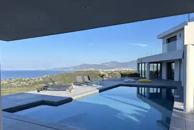 Image de Villa Lola 360 m² - 14 pers. - Piscine et Vue panoramique golfe d'Ajaccio
