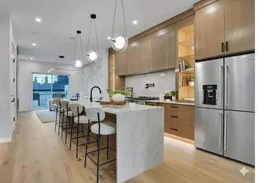 Image de Luxury 6br/5. 5ba w/ 2 Private Suites-Back Yard/Ac