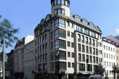 Image de Spacious 4br Berlin Apartment for 14 Near City Center & Wedding Station