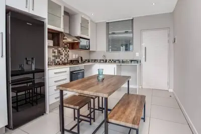 Image de Luxury 2 Br Apt/ Heart of Rosebank/Apex Apartments