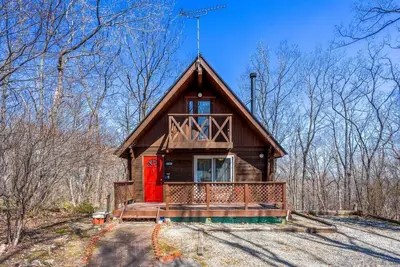 Image de Private Scandinavian Log House with Natural Hot Springs & Bbq