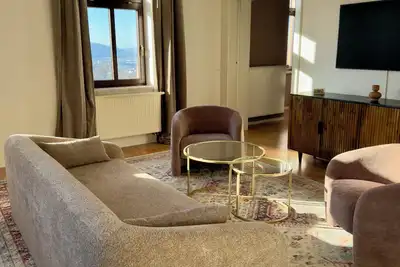 Image de Art Nouveau apartment—central and quiet, with a panoramic view
