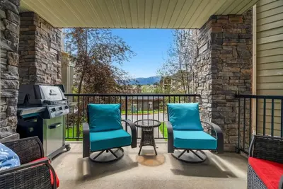 Image de Laguna | Lake | Outdoor Pool/Hot Tub | Gym | Pets