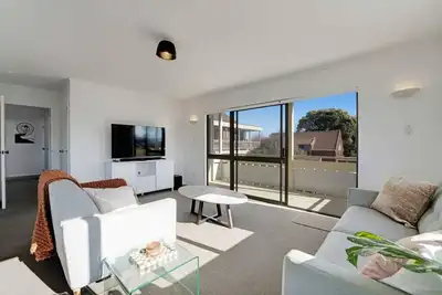 Image de Mt Maunganui 3br Beach Haven | Garage and Air-con