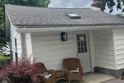 Image de Highlands cottage across the street from Proving Ground and Twin Lights Marina