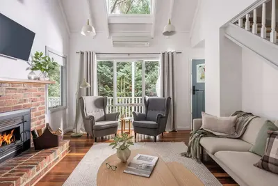 Image de Cosy 2 Bedroom Cottage with spabath and fireplace