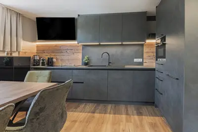 Image de Completely renovated family apartment—lift tickets included in the summer!