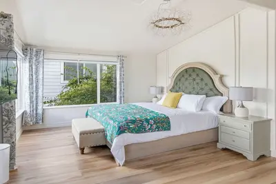 Image de Spacious Light Filled Magnolia Retreat. 3 Bed. Parking. Perfect for Families.