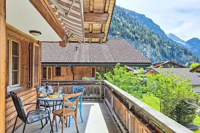 Image de Sunny alpine place in middle of Bernese Oberland, mountain views, hiking trails.