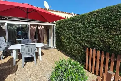 Image de Coquet pavillon au calme piscine