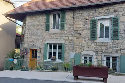 Image de La Maison de Léonie, chambres d'hôtes au coeur de la vallée de la Loue.