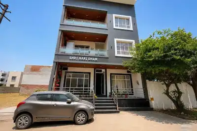 Image de Perfect hotel with 9 bedrooms and Ac in soothing Vrindavan