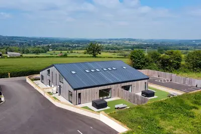 Image de Dépendance-Confort-Sdb privée avec douche-Vue sur la campagne