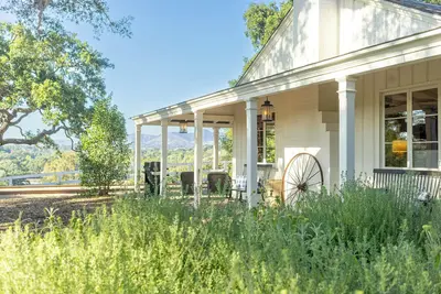 Image de Oak Farmhouse Retreat | Santa Ynez Country Retreat