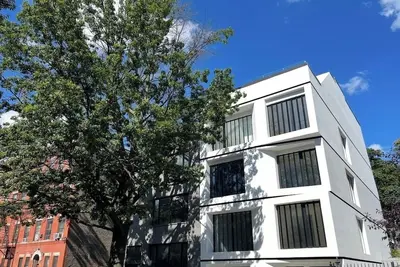 Image de 2 Beds Garden Condo in Fort Greene