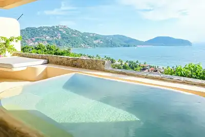 Image de Paradis privé avec piscine et vue imprenable