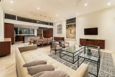 Image de 3 bedroom Oasis 1 block from Paseo Montejo