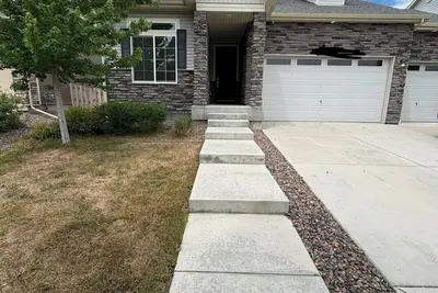 Image de A Little Comfort  3-bedroom house with Ac in charming Aurora, close to Dia