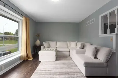 Image de TownHome w/ Smart TVs, Near Kc Stadium Sleeps 6