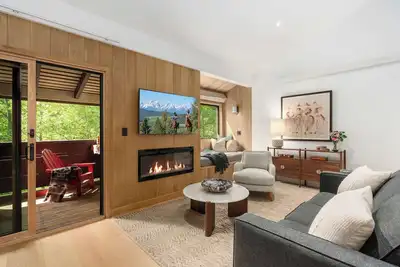 Image de Abode at Cottonwood, brand new remodel, near Jhmr