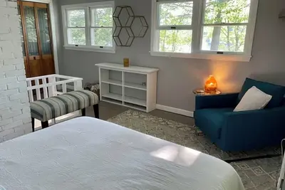 Image de Charming lakefront cottage 20min to Portland