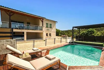 Image de Beautiful home in Gras