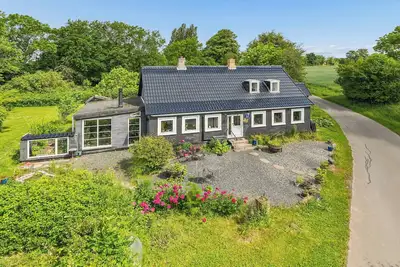Image de Nature Escape with Views of Open Fields
