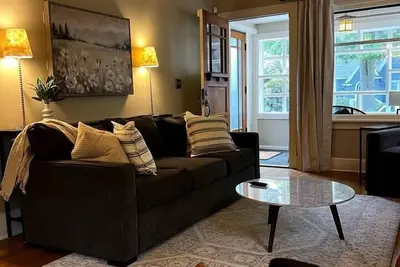 Image de Fifa World Cup, 4bd 2b close to Uw, & light rail
