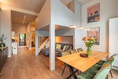 Image de Exclusive Cube loft near the main train station