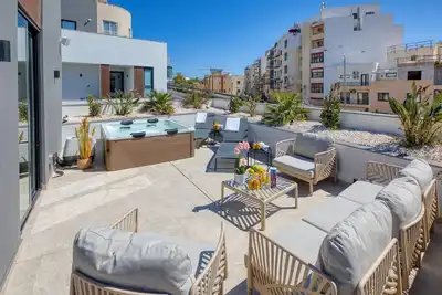 Image de Maltese 6br Luxury Villa Pool Hottub