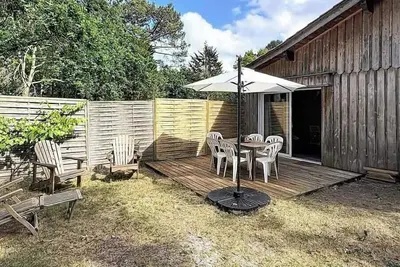 Image de Charmante petite maison en bois au calme, pour 6 personnes à Lacanau.