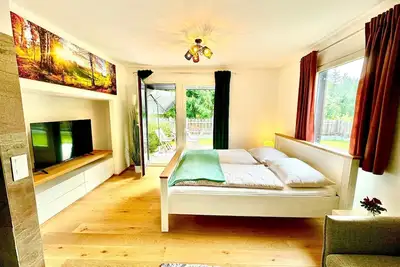 Image de Appartement « Auszeit Im Grünen » avec terrasse partagée, jardin privé et Wi-Fi