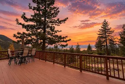 Image de New Property Lake View Retreat, HotTub, Ac, Lake Views, close to town (Sl175)