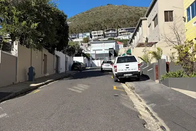 Image de 2 bedroom newly refurnished apartment in Green Point