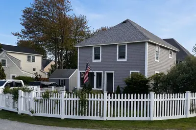 Image de Sea Rose Cottage- 4-bedroom cottage with Bunkhouse, Walk to Pine Point Beach