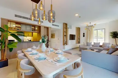 Image de Chic 2 Bed l Burj Khalifa Views l Prime Location