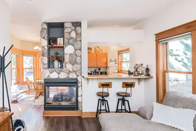 Image de Edgewater River Retreat