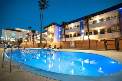 Image de Discover Stockton in Style from Clean, Convenient Studio Escape | Outdoor Pool