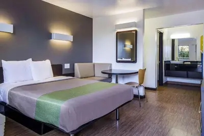 Image de 4 Convenient Rooms for Restful Stays | Pet-Friendly | Solano Town Center -5. 4 mi