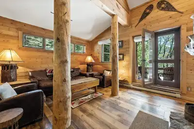 Image de Mandan Upper 1 bedroom Cottage, Wood Burning Fireplace, 4 min walk to Resort