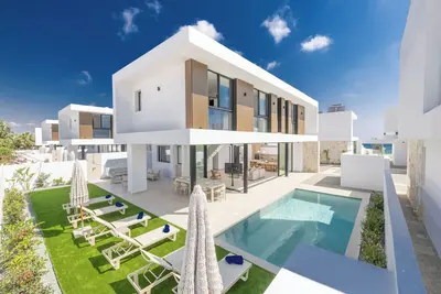 Image de Nouvelle villa de 4 chambres avec piscine, à 100 mètres de la plage