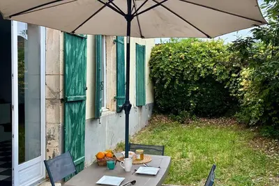 Image de Maison chaleureuse dans un espace ressourçant
