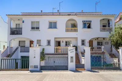 Image de Penthouse with Private Sun Deck, Bbq, and Beach