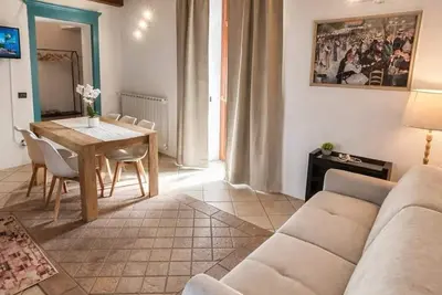 Image de Casa Renoir: A bright one-bedroom apartment in the historic center of Suna, near the lake and the beach