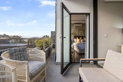 Image de Chelsea on Main - Deux Chambres Appartement, Couchages 4