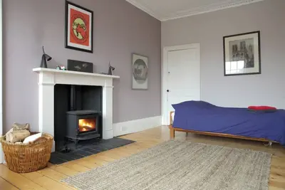 Image de Beautiful 3 bedroom Georgian flat in Newington area.