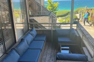 Image de Beachfront 1-bedroom Surf Shack in Monterey with pool, and gym —pet okay!